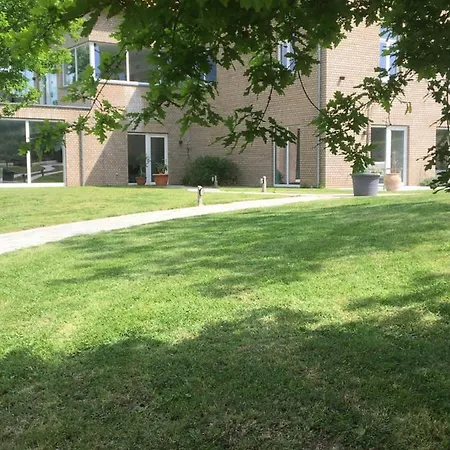 Au Bord De La Foret Отель типа 