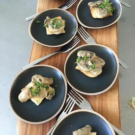 Au Bord De La Foret 3*